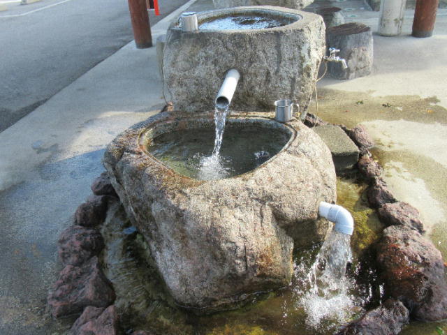 湧水の庭自噴水